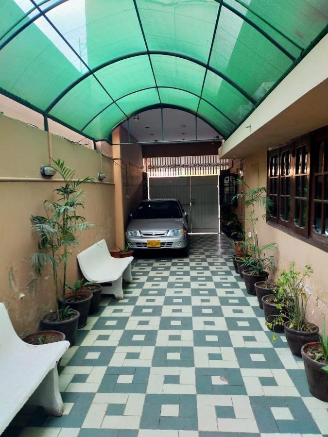 Karachi Motel Exterior foto